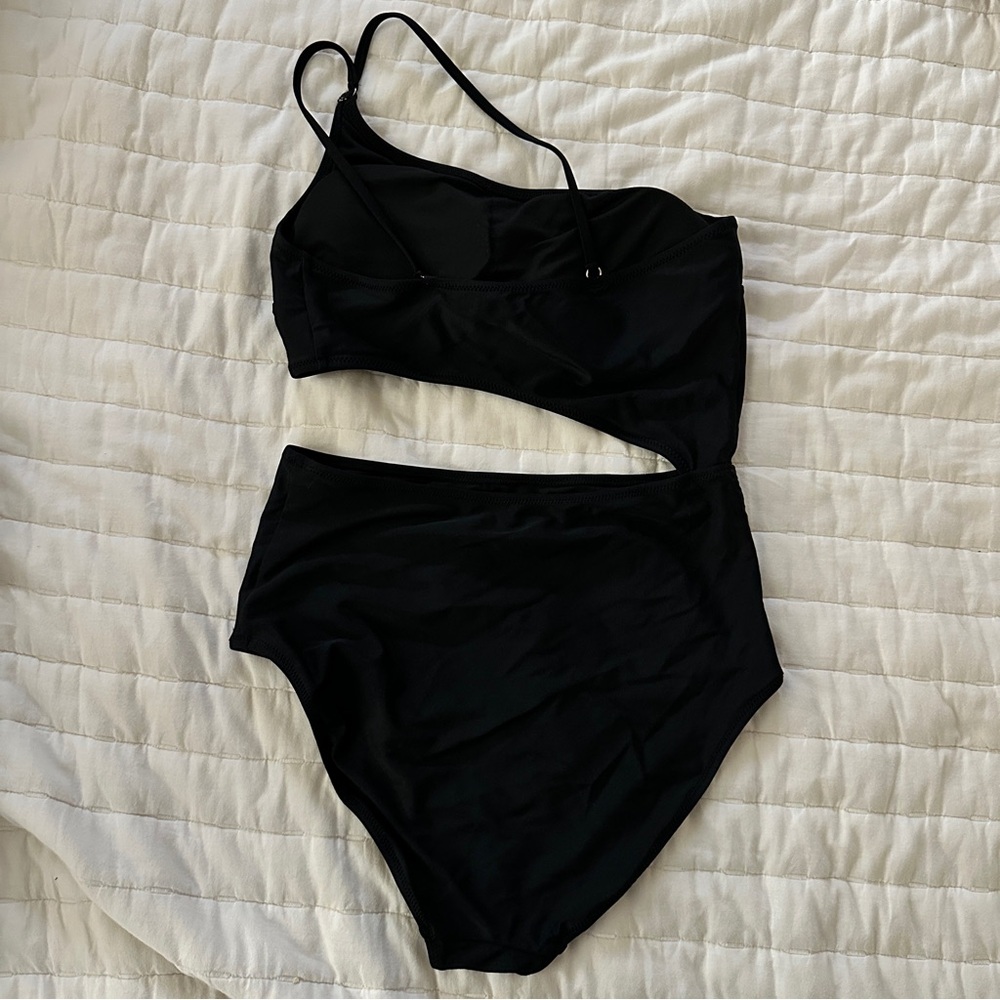 Women’s One-Piece Swimsuit Collection - Size Medium - Picture 6 of 13
